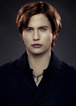 Jackson Rathbone es Jasper Hale